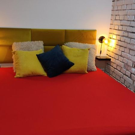 Cosy Dungeon Double Room With Ac คราคูฟ ภายนอก รูปภาพ