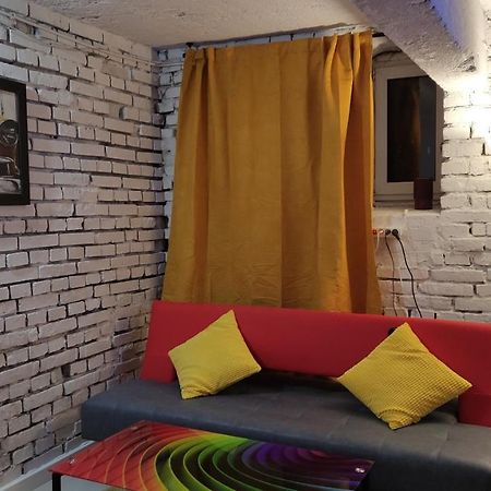 Cosy Dungeon Double Room With Ac คราคูฟ ภายนอก รูปภาพ